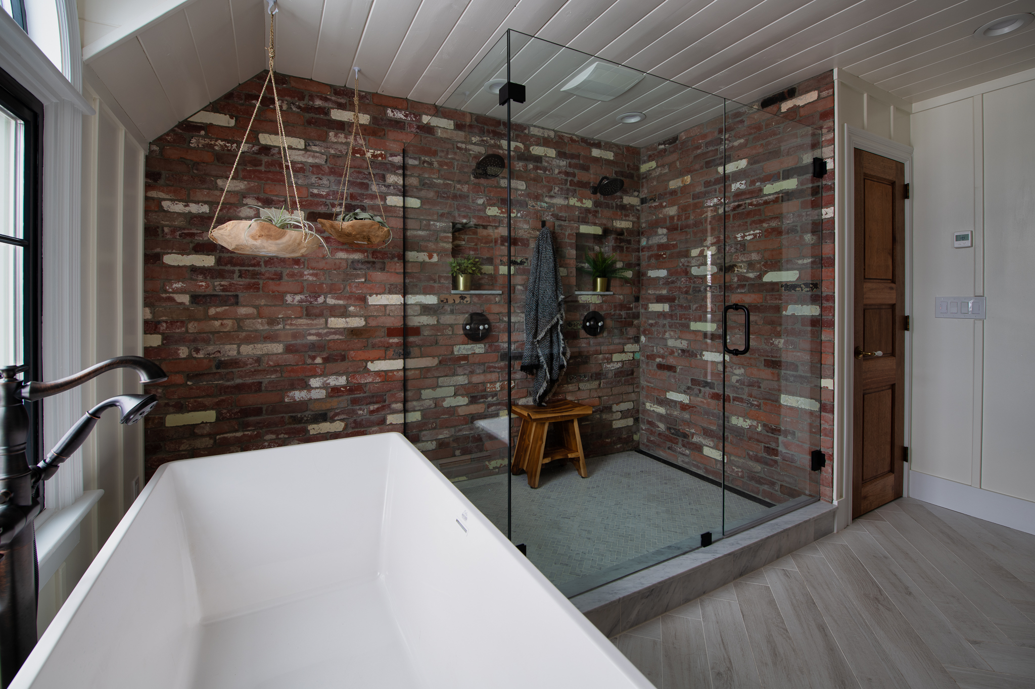 Reclaimed Thin Brick Bathroom