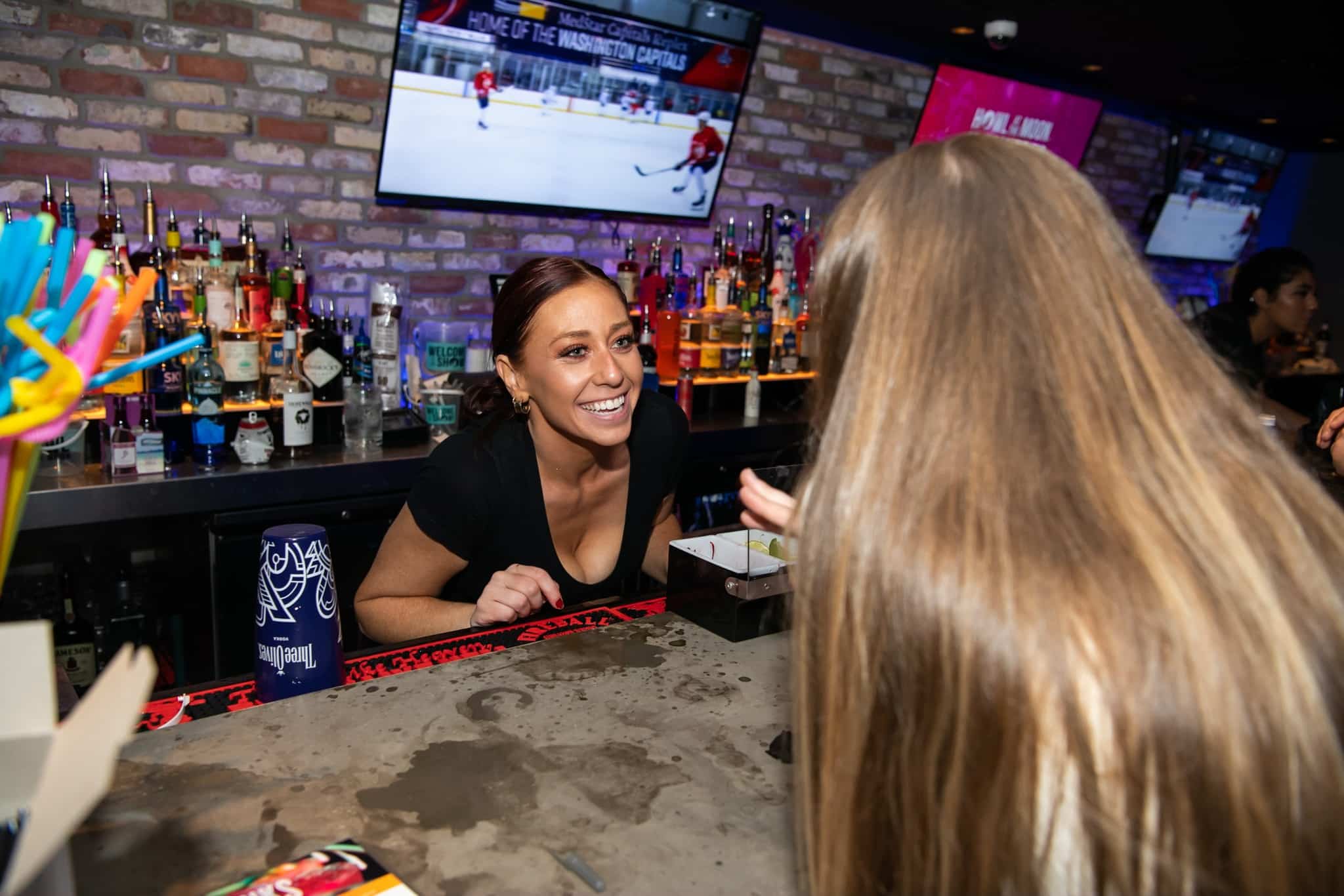 Howl at the Moon Thin Brick Bar