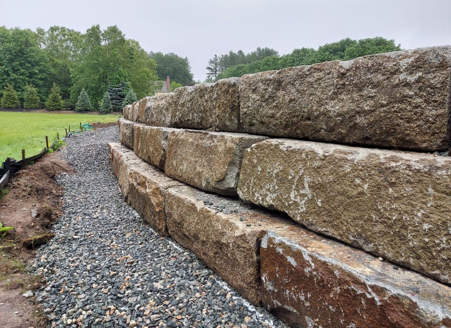 stone-block-retaining-walls-stacked-granite