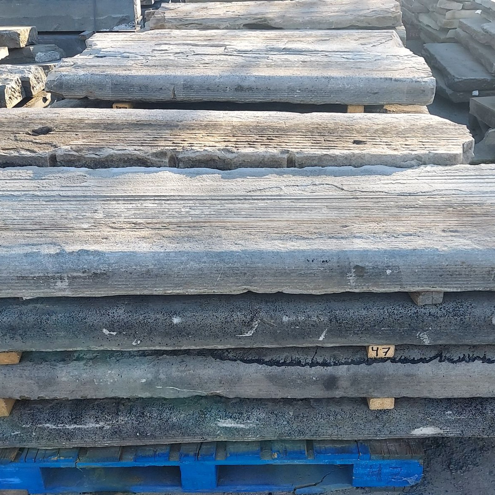 reclaimed-curbing-sandstone-pallet-2