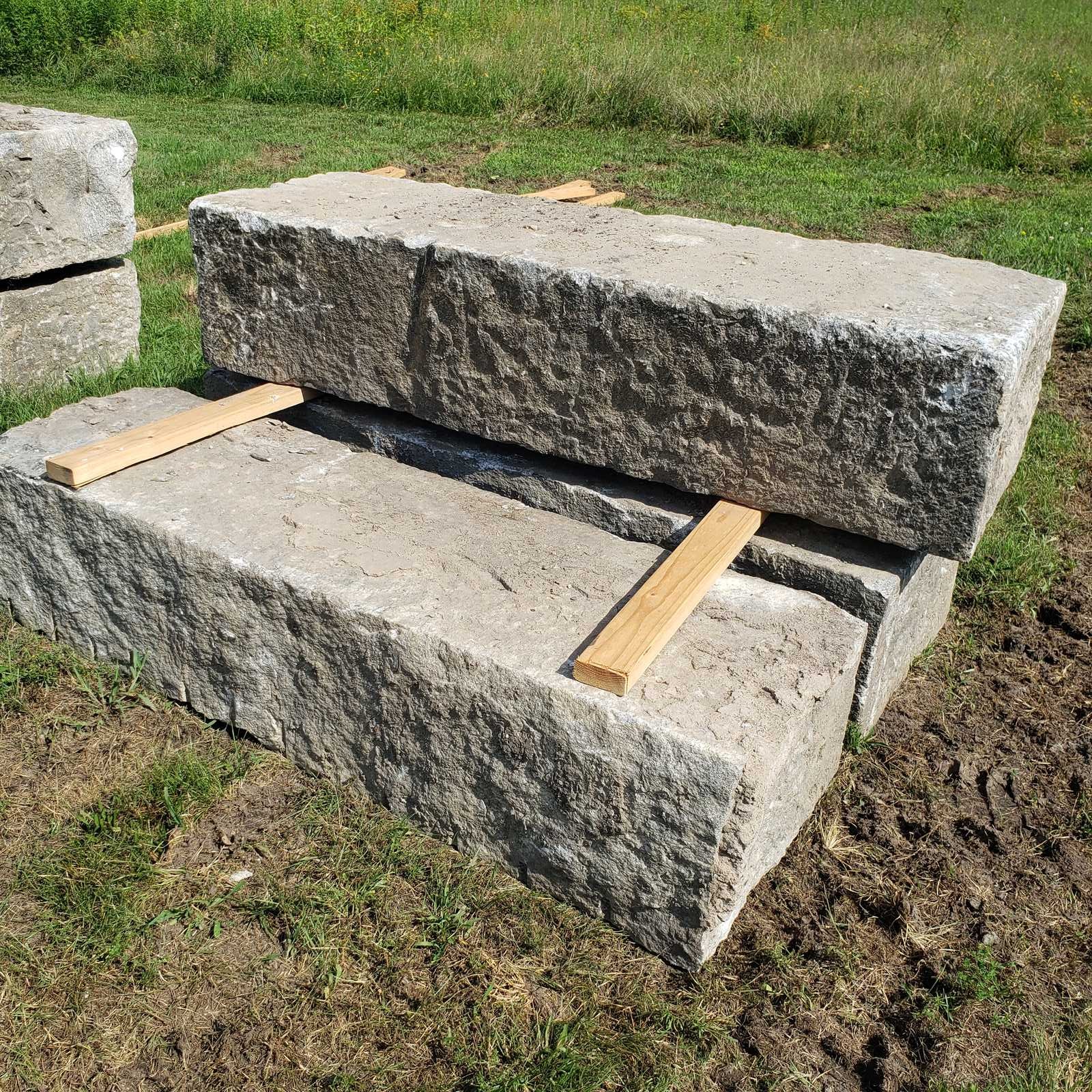 Reclaimed-granite-bench-block-yard