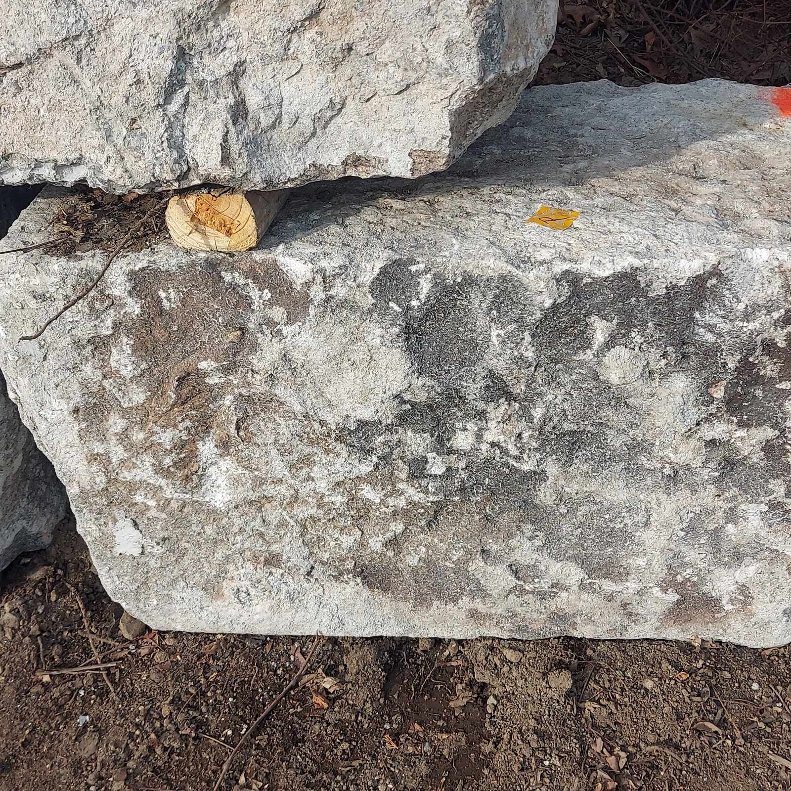 reclaimed-stone-wall-block-dimensional-yard-3