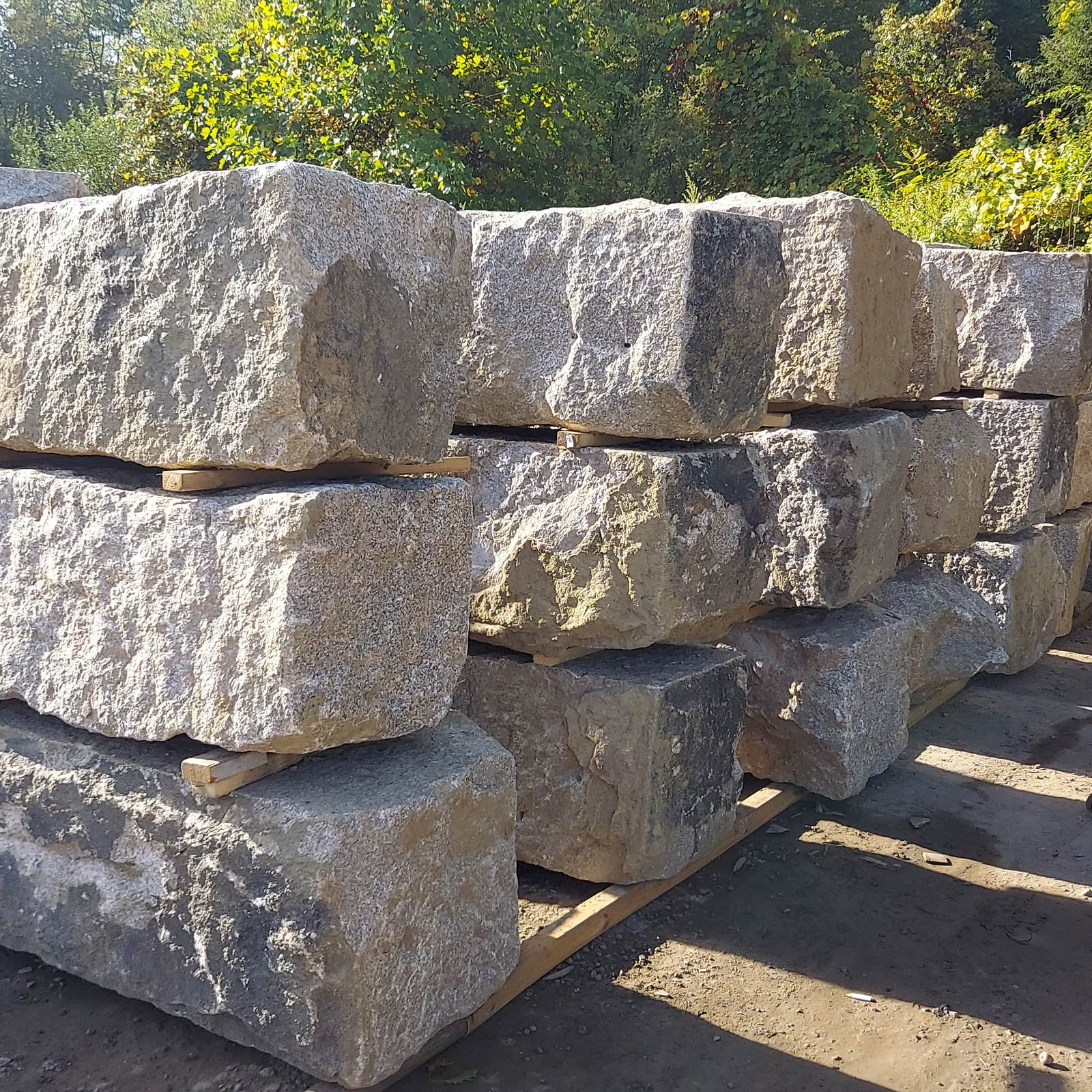 reclaimed-stone-wall-block-dimensional-yard