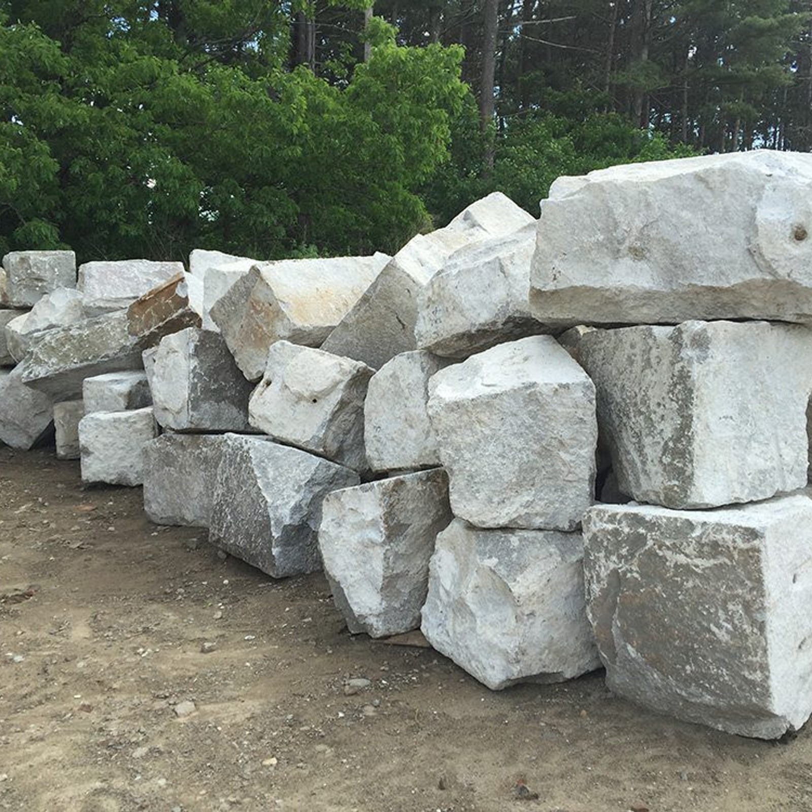 reclaimed-stone-wall-block-semi-dimensional-pile
