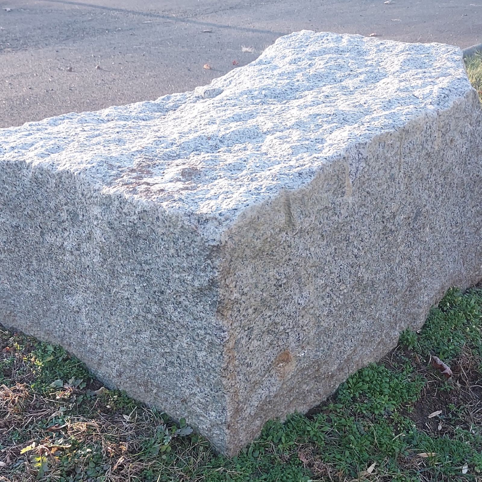 reclaimed-stone-wall-block-semi-dimensional-yard-2