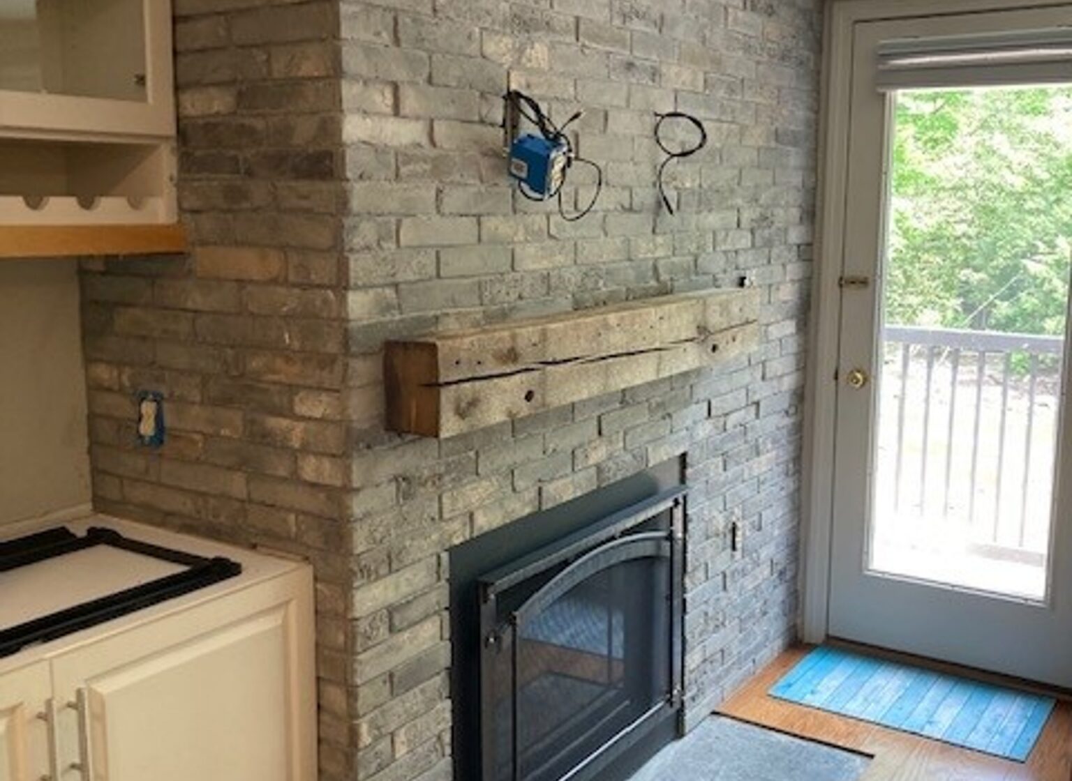 brick-veneer-fireplace-15
