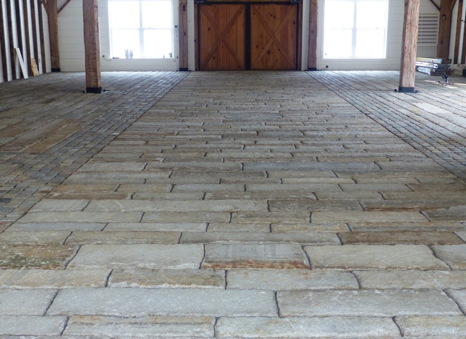 reclaimed-stone-floors-interior-cobblestone-granite-planks-3