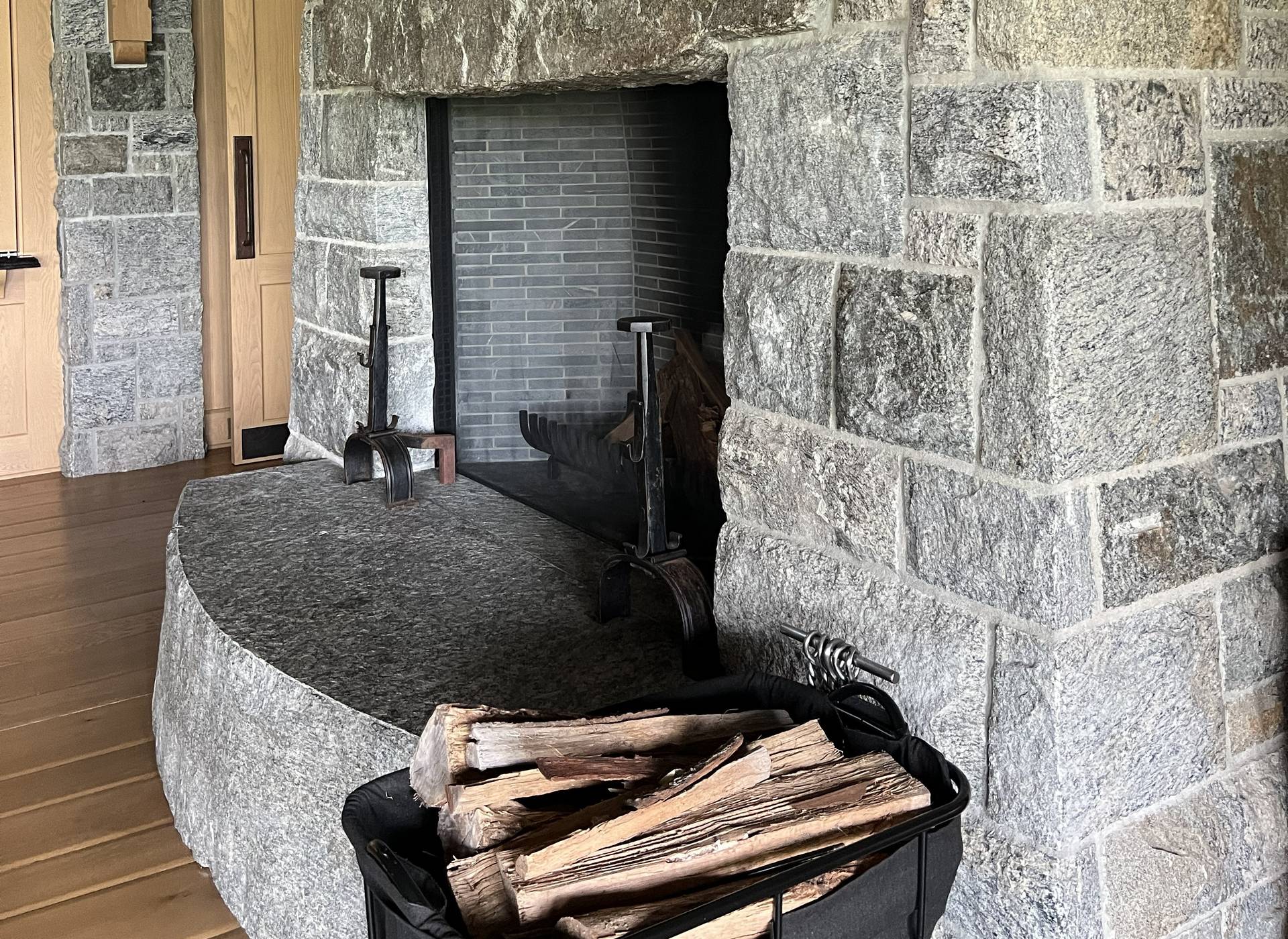 reclaimed-stone-hearth-granite-block