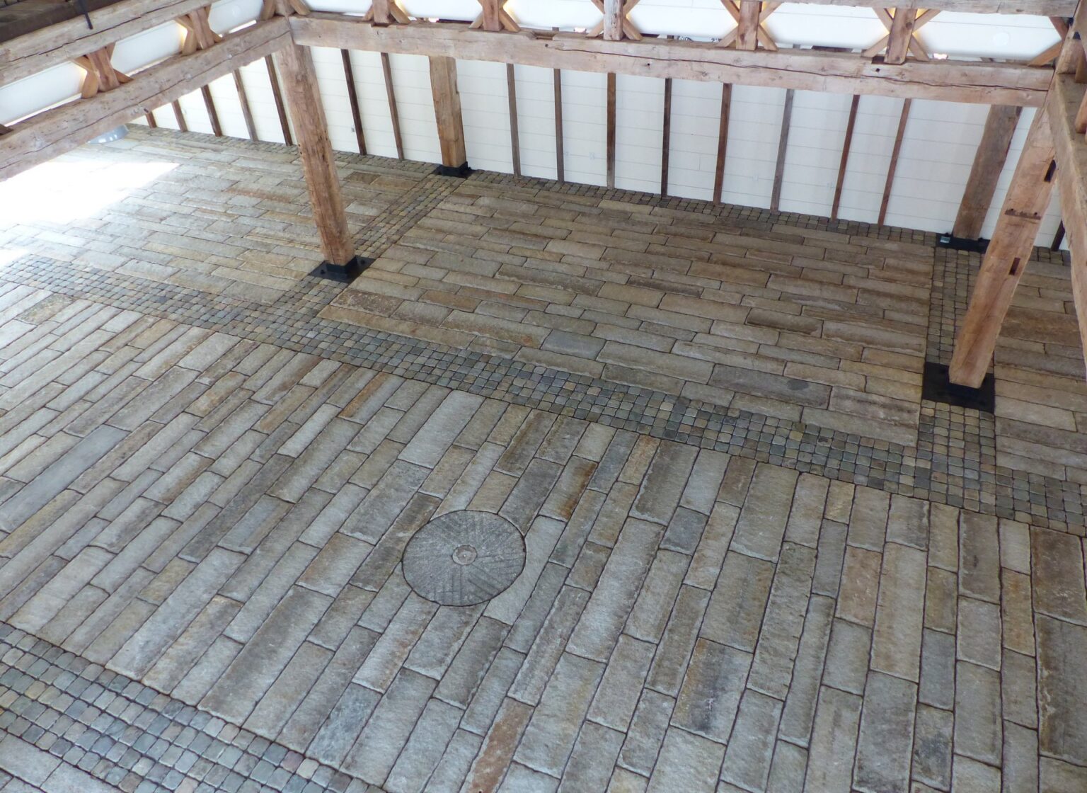reclaimed-stone-floors-interior-cobblestone-granite-planks-2