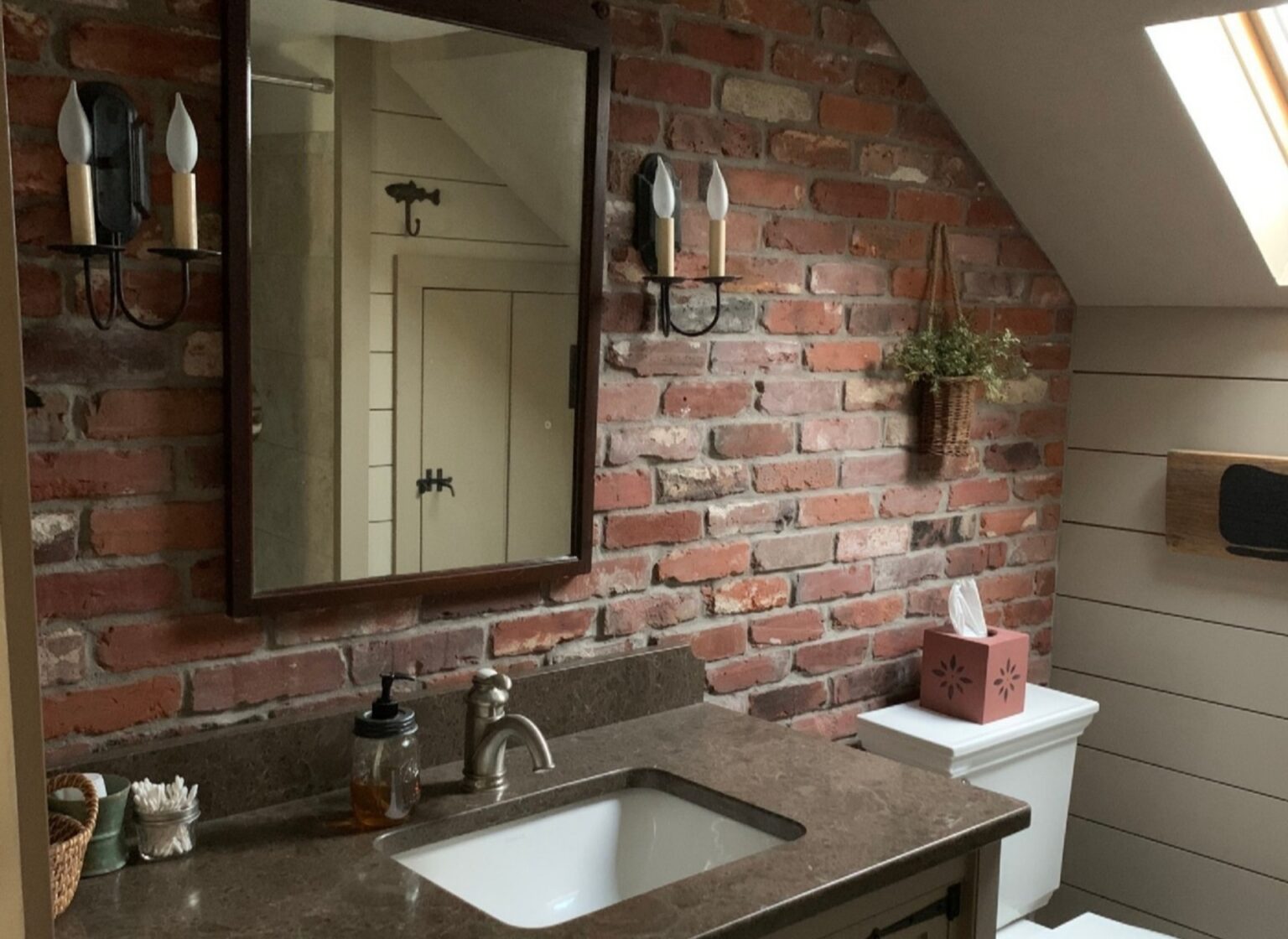 Reclaimed-Brick-New-England-Mill-Bathroom-Accent-Wall-DD__1_