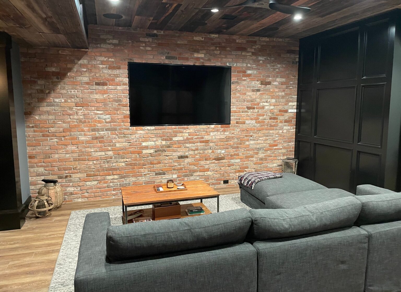Reclaimed-Thin-Brick-Basement-Wall-Entertainment