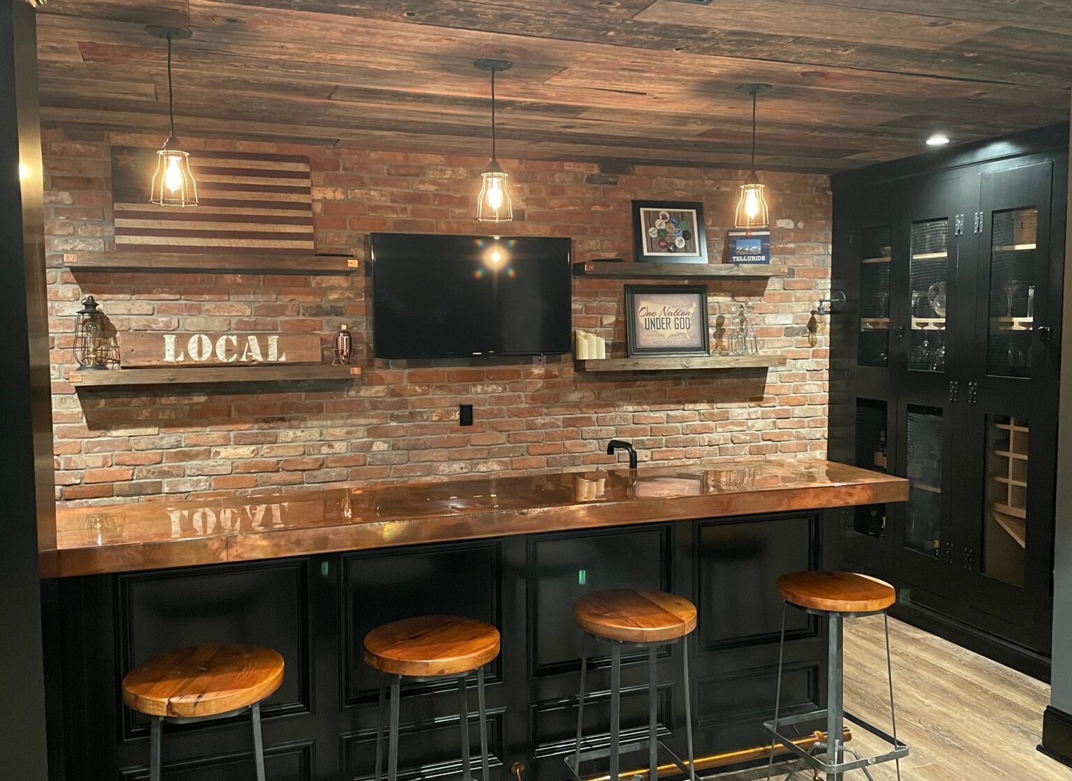 Reclaimed-Thin-Brick-New-England-Mill-Blend-Wall-Mancave-1