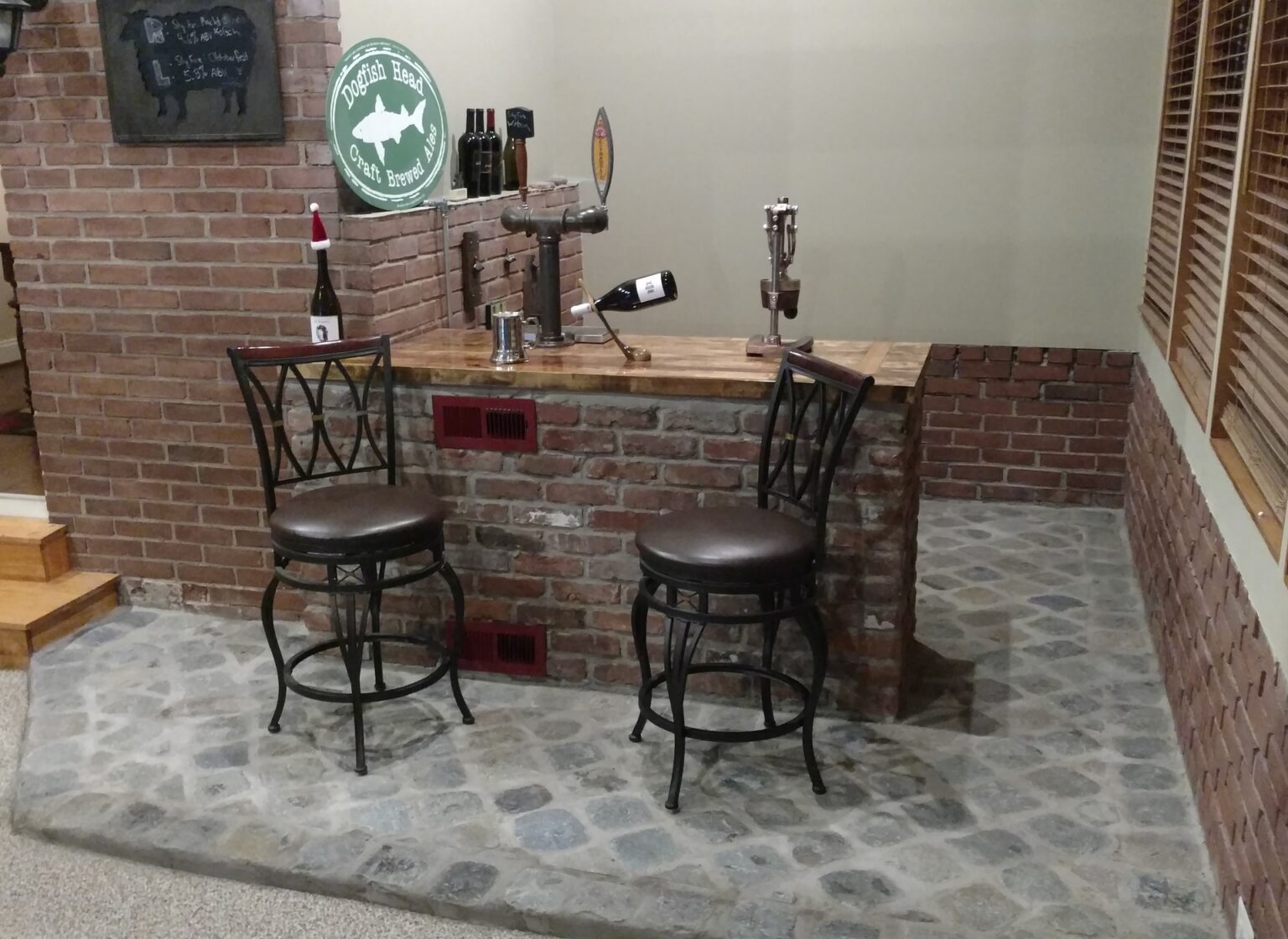 mancave-reclaimed-thin-brick-veneer-1__1_