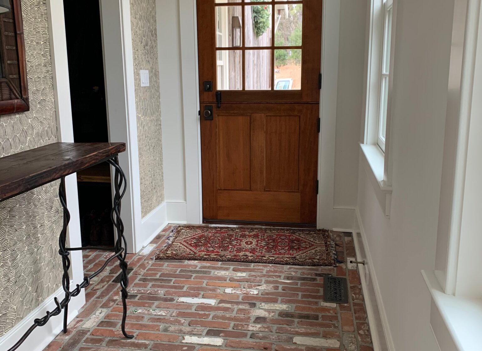 NARROW-Reclaimed-Thin-Brick-Floor-Mudroom-_Wall_Cut_