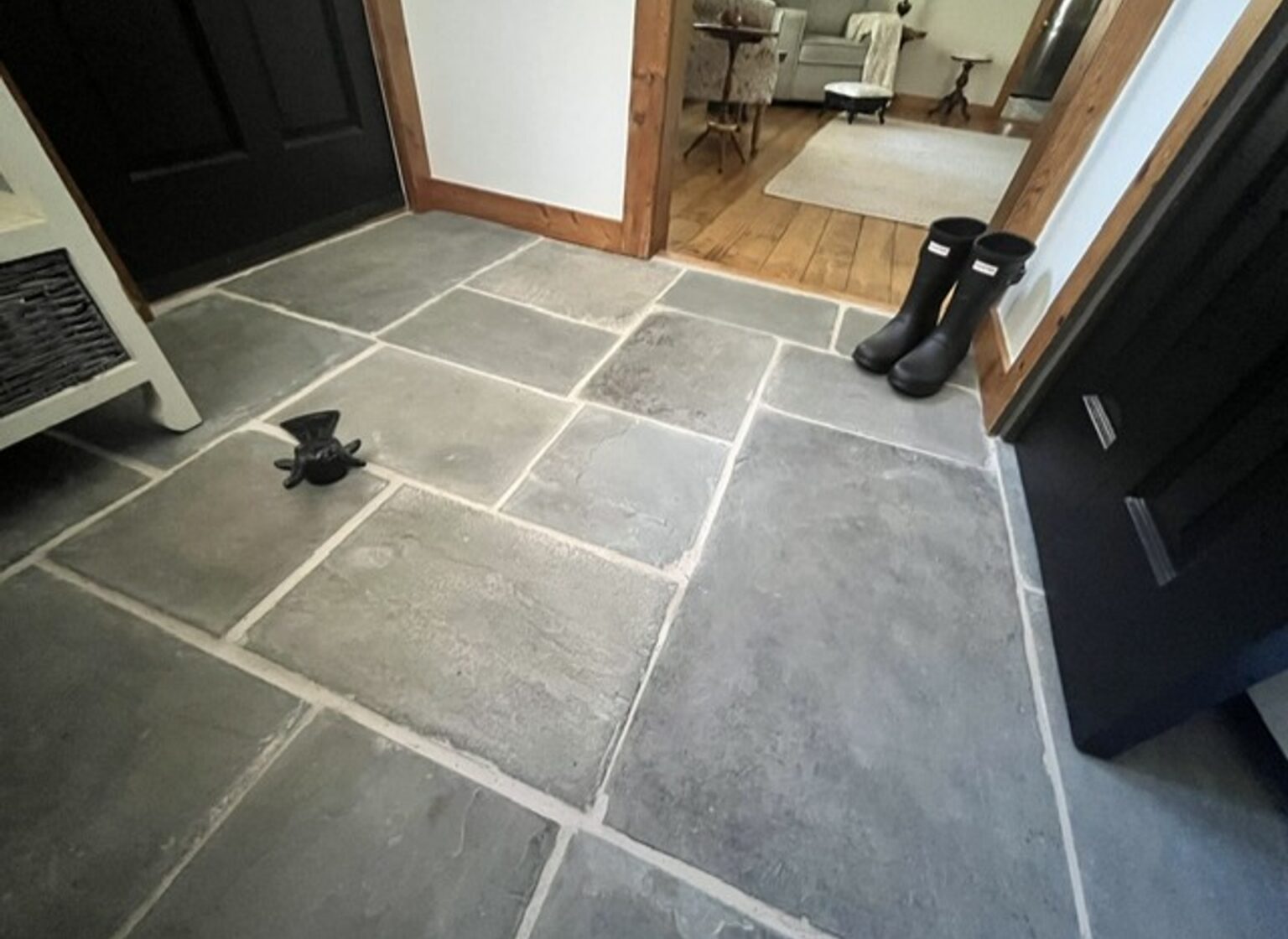 reclaimed-stone-floors-bluestone-entryway