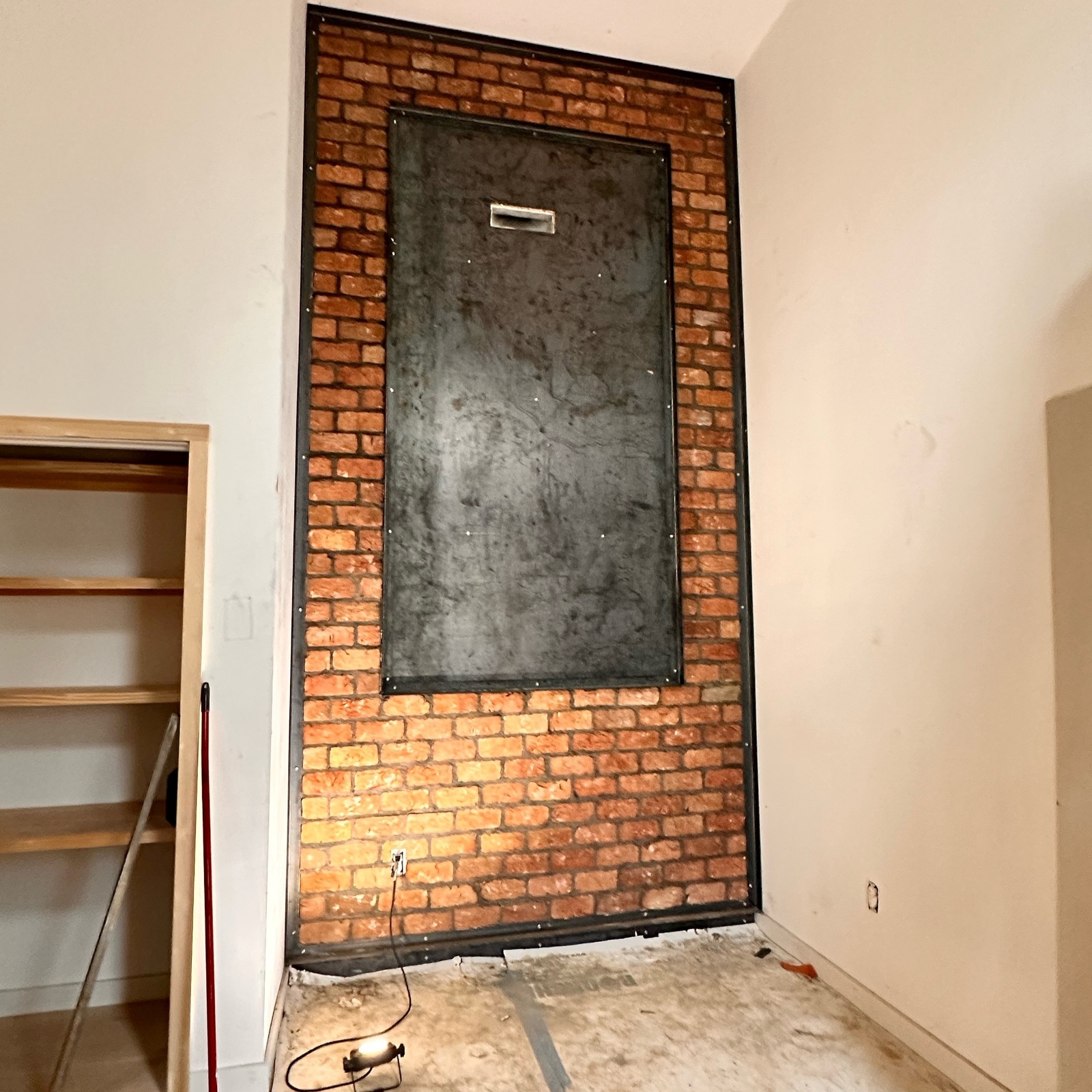 flooronwall_2024_2_
